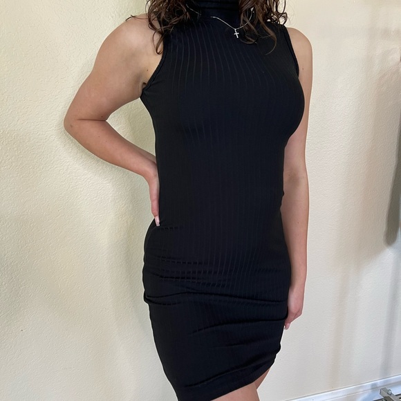 Black Ribbed Turtle Neck Sleeveless Midi Dress - Picture 9 of 13